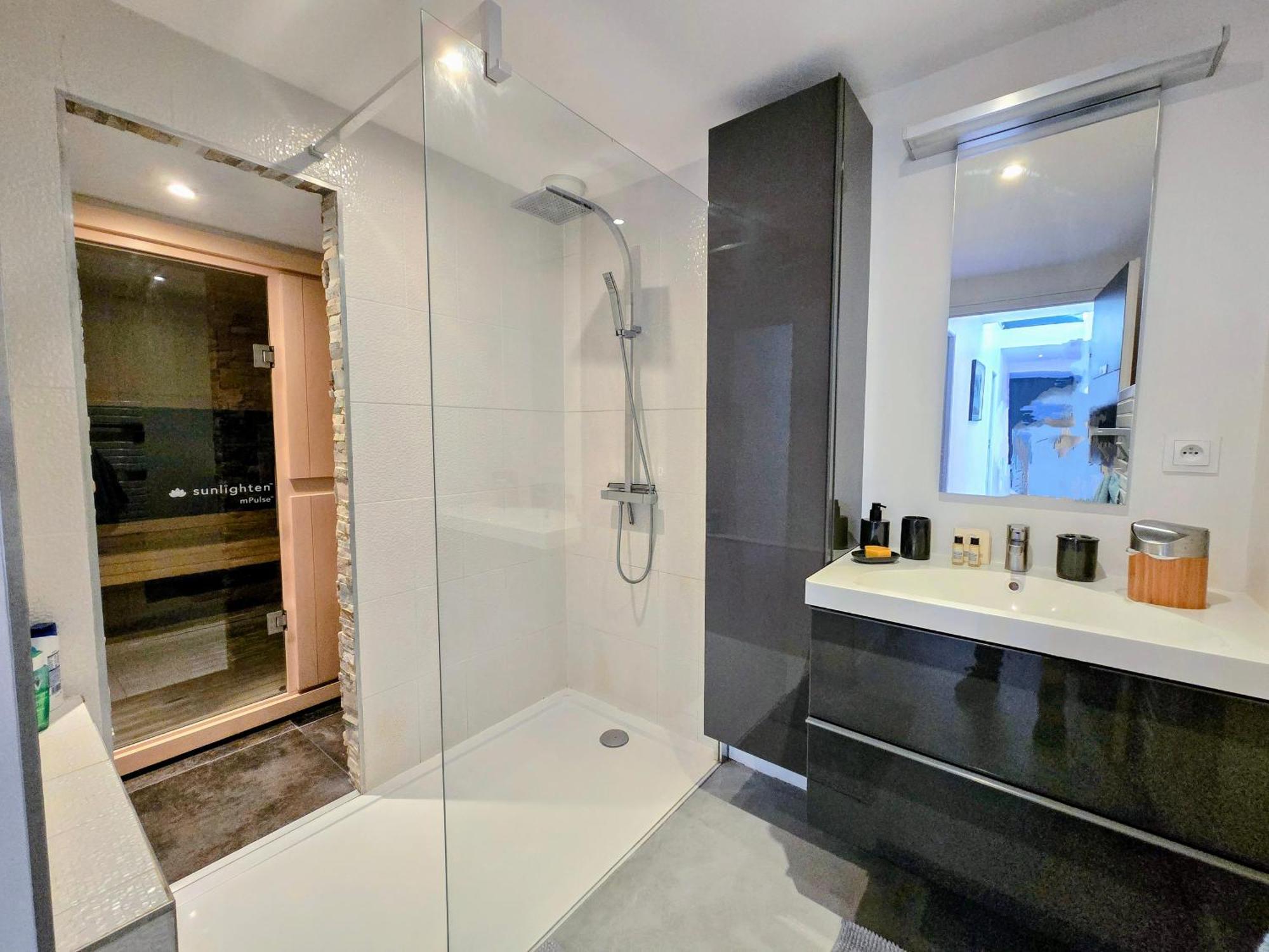 Rouen Centre Avec Sauna - Jacuzzi - Parking - 5 Etoiles 外观 照片